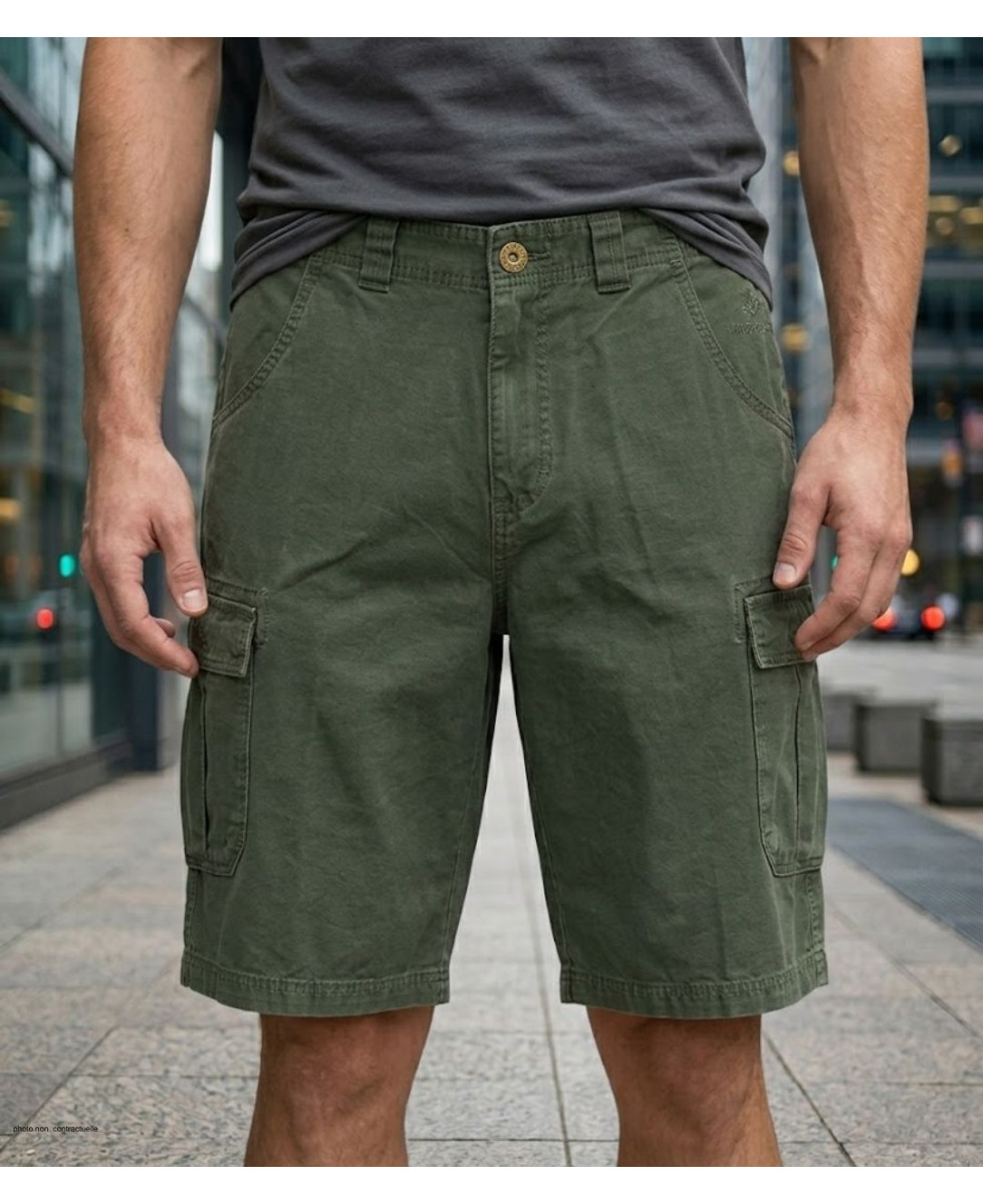 Bermuda cargo pour homme de marque WINCHESTER modèle IDAHO1 de couleur vert olive avec poches latérales à rabat.