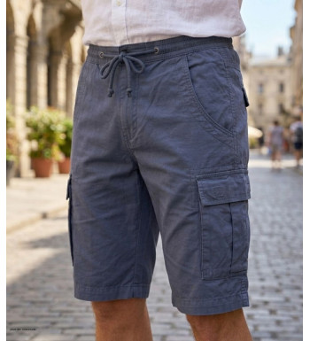 Bermuda cargo pour homme de marque CHALLENGER modèle ILOT1 de couleur grise avec taille élastiquée et cordon de serrage.