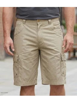 Bermuda uni pour homme de la marque AXXANO modèle AE1103S en coton de couleur beige sable avec poches italiennes.