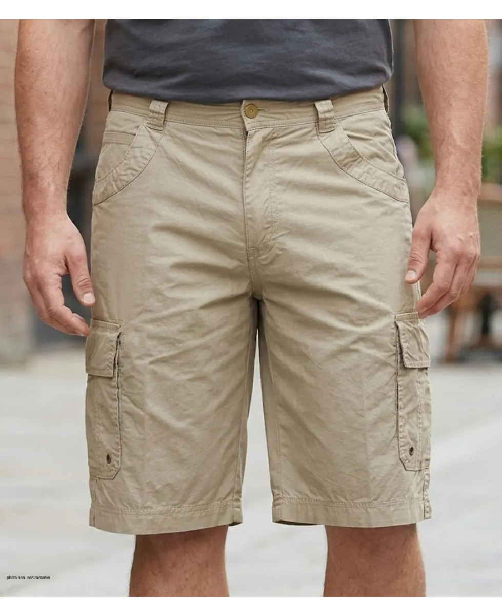 Bermuda uni pour homme de la marque AXXANO modèle AE1103S en coton de couleur beige sable avec poches italiennes.