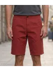 Bermuda pour homme de la marque CHALLENGER modèle IMPALA1 coloris bordeaux avec taille élastiquée et cordon de serrage en coton.