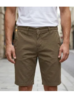 Bermuda uni pour homme de la marque CHALLENGER modèle BER4012 coloris beige en coton stretch d'été.