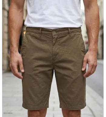 Bermuda uni pour homme de la marque CHALLENGER modèle BER4012 coloris beige en coton stretch d'été.