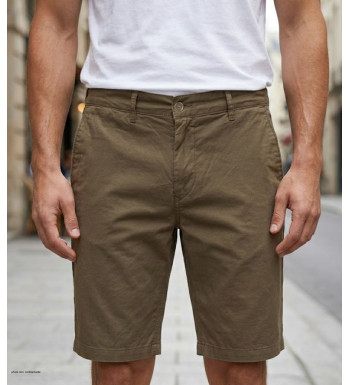 Bermuda uni pour homme de la marque CHALLENGER modèle BER4012 coloris beige en coton stretch d'été.