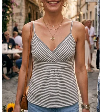 Débardeur rayé gris et blanc pour femme avec décolleté croisé cache-cœur MAYFLOWER modèle TF208G.