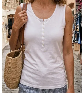 Débardeur blanc pour femme en pur coton avec col tunisien boutonné modèle DALTON2 par MAYFLOWER.