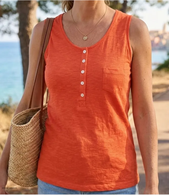 Débardeur orange pour homme Mayflower modèle ANDY2O en coton avec col tunisien boutonné et poche poitrine.
