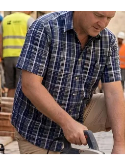 Chemise manches courtes de travail pour homme bleue SEDETEX modèle 320030U001 avec poche poitrine.