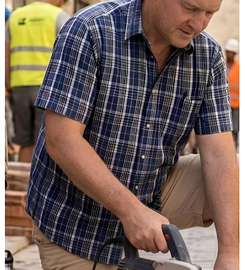 Chemise manches courtes de travail pour homme bleue SEDETEX modèle 320030U001 avec poche poitrine.