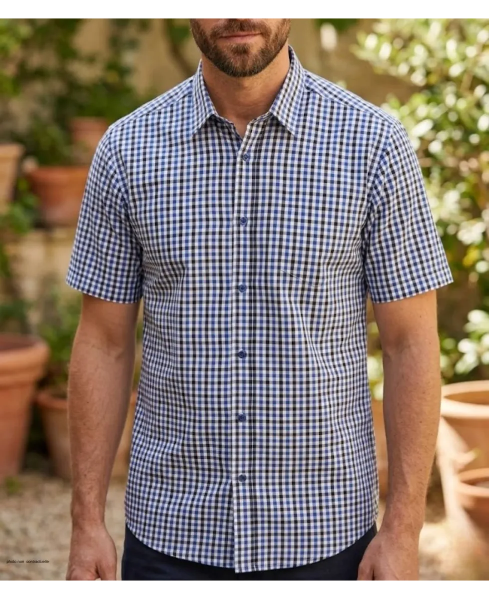 Chemise manches courtes à carreaux bleus pour homme modèle B3140A de la marque CHALLENGER avec une poche poitrine plaquée.