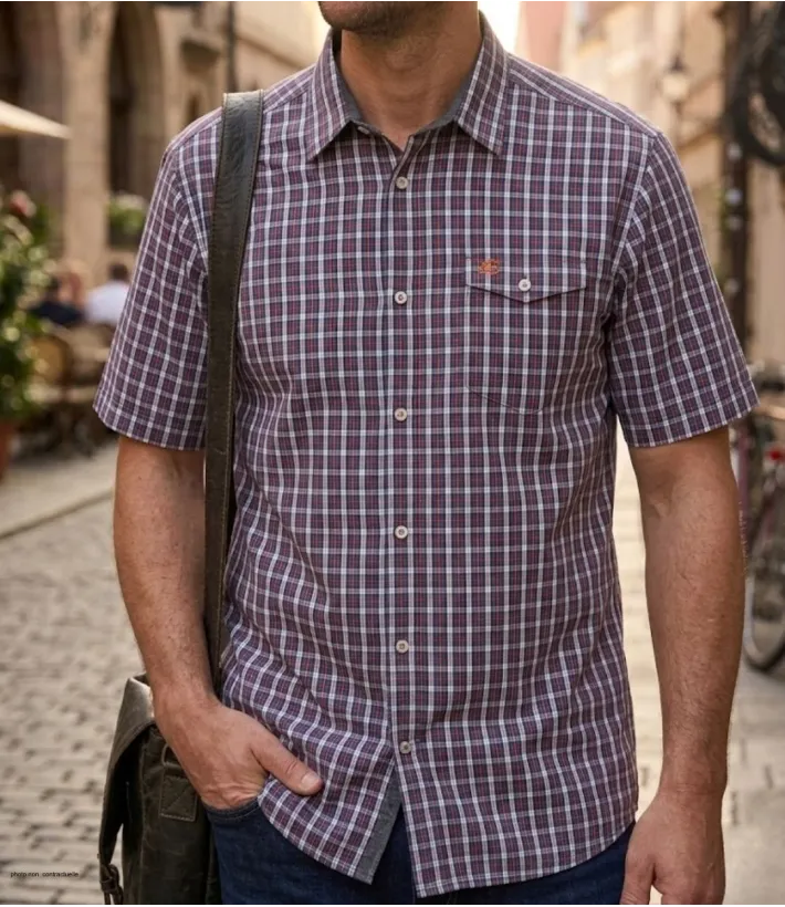 Chemise manches courtes pour homme orange en pur coton de la marque CHALLENGER modèle CH4007 avec poche poitrine à rabat.