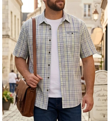 Chemise manches courtes pour homme vert et bleu CHALLENGER modèle CH4011 avec poche poitrine boutonnée.