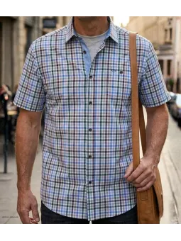 Chemise manches courtes coupe confort pour homme vert et vert-bleu de la marque CHALLENGER modèle CH4013 avec poche poitrine.