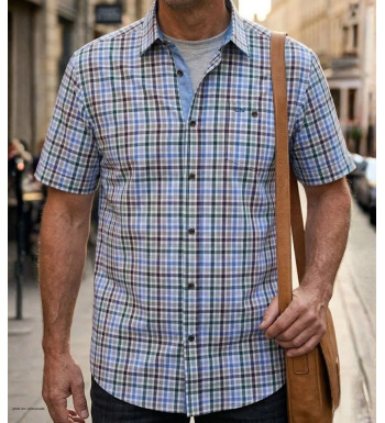 Chemise manches courtes coupe confort pour homme vert et vert-bleu de la marque CHALLENGER modèle CH4013 avec poche poitrine.