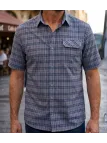 Chemise manches courtes pour homme bleu et orange en pur coton CHALLENGER modèle CH4021 avec poche poitrine à rabat.