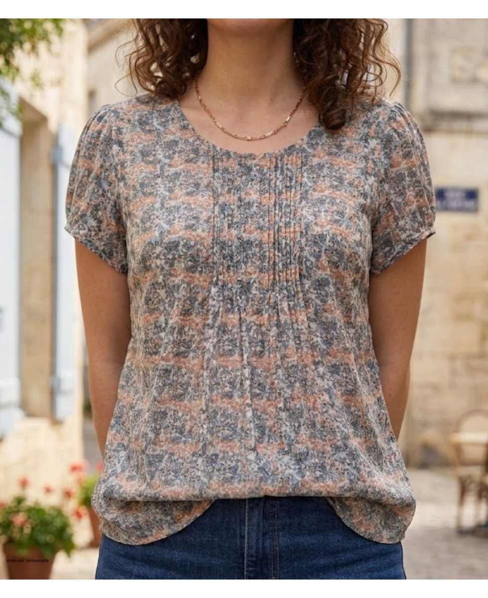 Chemisier plissé à manches courtes MAYFLOWER modèle VODOU1 coloris noir et rouille avec imprimé graphique en viscose.