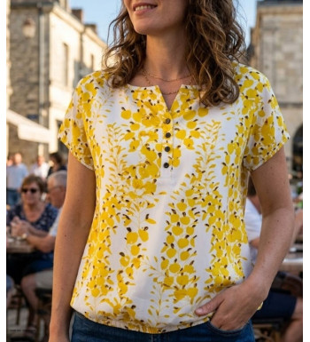 Chemisier à manches courtes et bas élastiqué MAYFLOWER modèle VIDEO1 coloris jaune et blanc avec imprimé fleuri en viscose.
