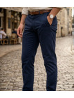 Pantalon coupe chino pour homme CHALLENGER modèle PANT2002A de couleur bleu marine, vue de face.