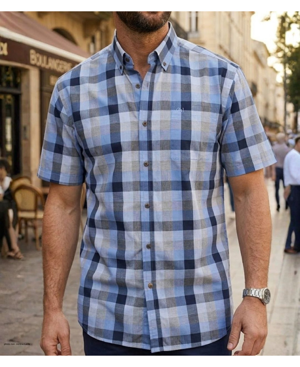 Chemise manches courtes pour homme de la marque CHALLENGER modèle TADEK1 en coton fils teints avec poche poitrine, vue de face.