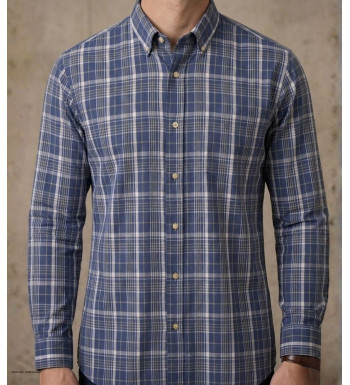 Chemise manches longues pour homme en coton bleu classique SEDETEX modèle M031 avec col libre et poche poitrine.