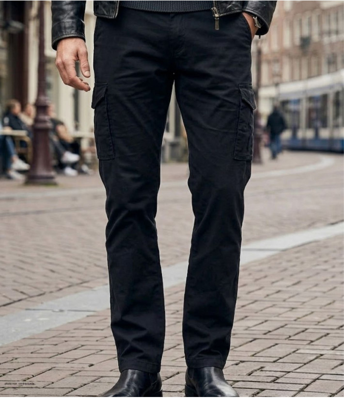 pantalon Challenger PANT2001C, un incontournable du vestiaire masculin.
