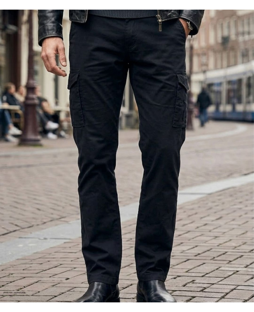 pantalon Challenger PANT2001C, un incontournable du vestiaire masculin.