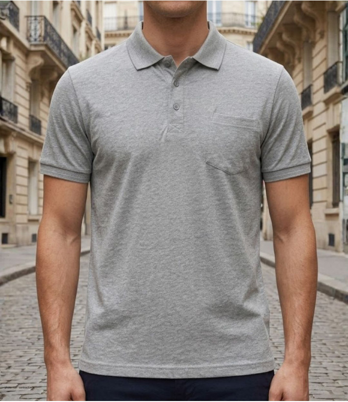 Polo manches courtes en coton jersey CHALLENGER modèle REMY4 couleur gris chiné avec poche poitrine et liserets discrets.
