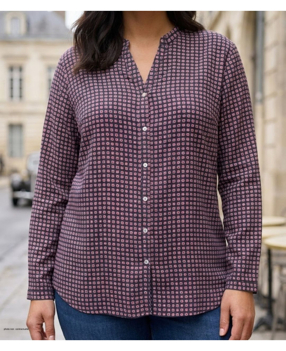 Chemisier à motifs imprimés pour femme MAYFLOWER modèle CELESTE1 en viscose fluide coloris noir et rouge avec col ouvert.