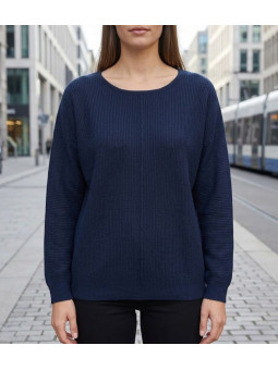Pull uni en maille fine pour femme MAYFLOWER modèle CANON2 coloris bleu marine de coupe droite.