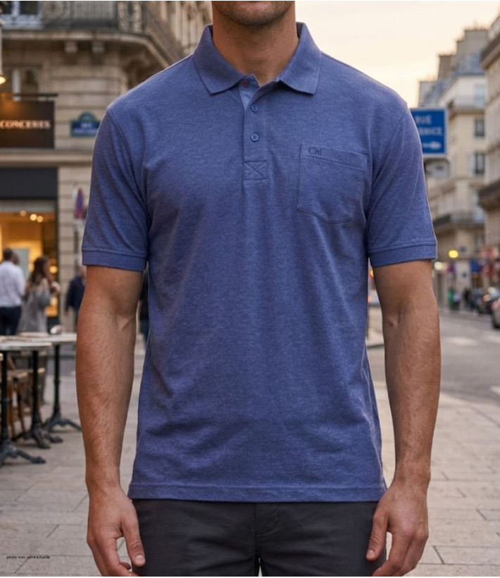 Polo manches courtes CHALLENGER modèle RUSTICO2 coloris bleu indigo en maille piquée de coton chiné avec poche poitrine.