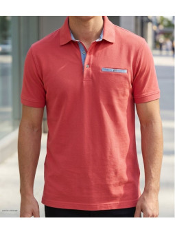 Polo manches courtes pour homme Challenger modèle POL3001C coloris rouge uni en maille piquée avec poche poitrine boutonnée.
