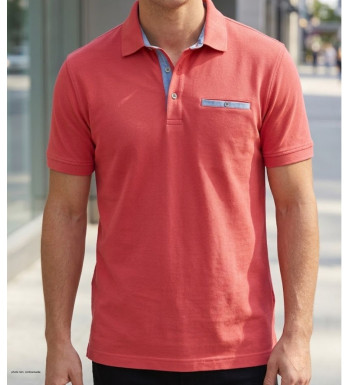 Polo manches courtes pour homme Challenger modèle POL3001C coloris rouge uni en maille piquée avec poche poitrine boutonnée.
