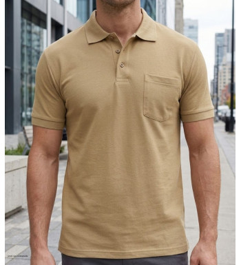 Polo manches courtes pour homme Mayflower modèle 510017U003 coloris beige sable en maille piquée polycoton avec col boutonné.