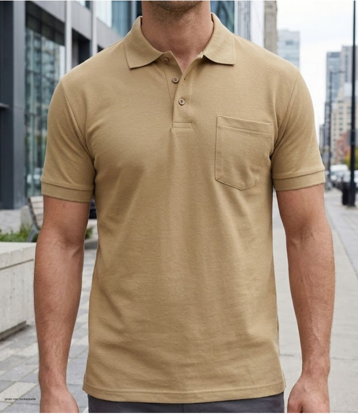 Polo manches courtes pour homme Mayflower modèle 510017U003 coloris beige sable en maille piquée polycoton avec col boutonné.