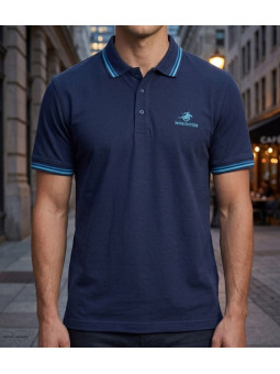 Polo manches courtes pour homme bleu marine de la marque WINCHESTER modèle ROGAN3 avec liserés au col.