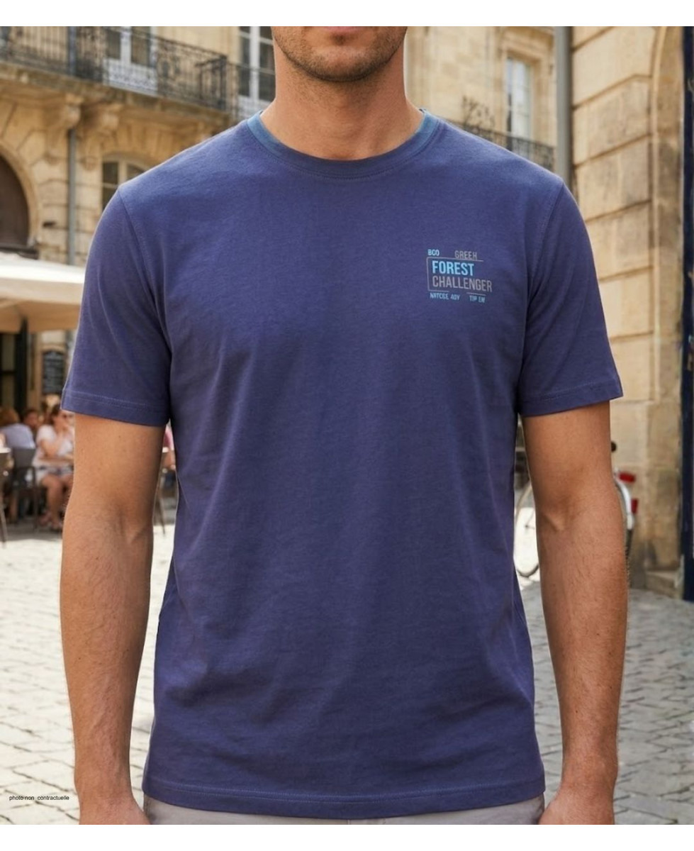 Tee-shirt manches courtes pour homme CHALLENGER modèle SENADOR3 coloris bleu indigo avec col rond et sérigraphie poitrine.