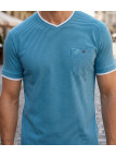 Tee-shirt bleu à manches courtes pour homme de la marque WINCHESTER modèle SERPICO1 avec col en V et poche poitrine en biais.