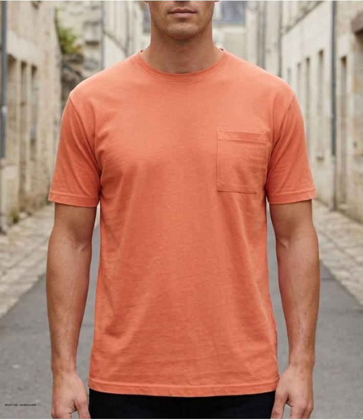Tee-shirt orange uni à manches courtes pour homme de la marque CHALLENGER modèle SHERIF3 avec col rond et poche poitrine.