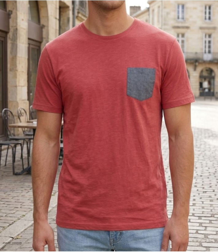 CHALLENGER TEE3022A — Tee-shirt rouge poche chambray gris