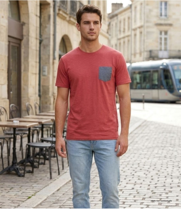 CHALLENGER TEE3022A — Tee-shirt rouge poche chambray gris