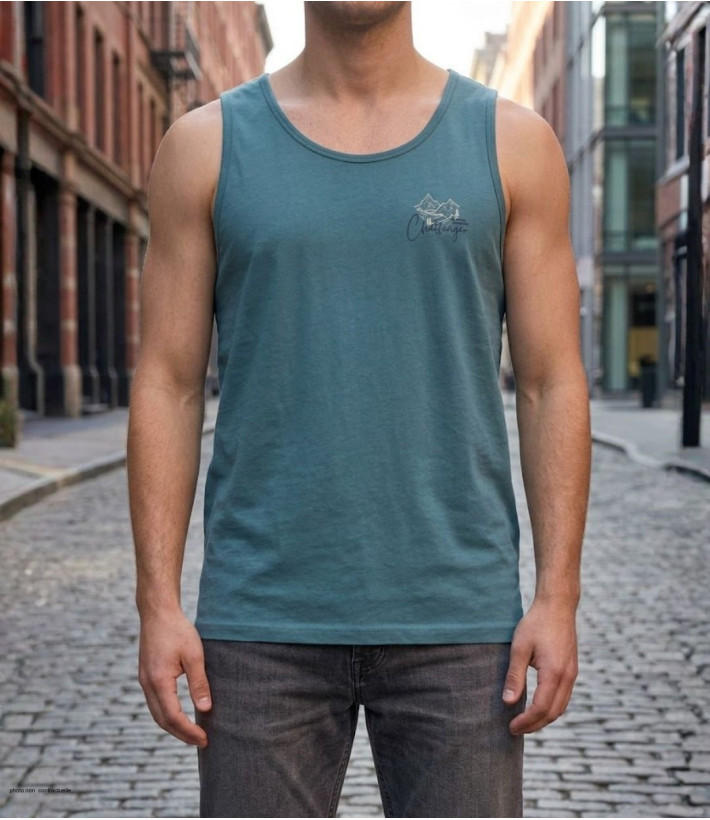 Débardeur sans manches pour homme Challenger modèle Start 1 de coloris vert avec sérigraphie poitrine, vue de face.